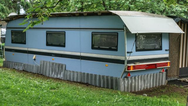 HOBBY 2-achs wohnwagen mit schutzdach und festem anbau, zur übernahme - Wohnwagen Zubehoer - dermbach ot. stadtlengsfeld
